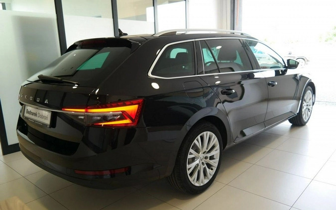 Skoda Superb cena 174790 przebieg: 5, rok produkcji 2024 z Sędziszów małe 781